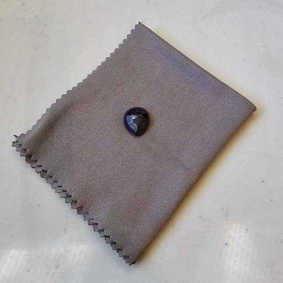 Jewelry - One Pear cut Sapphire